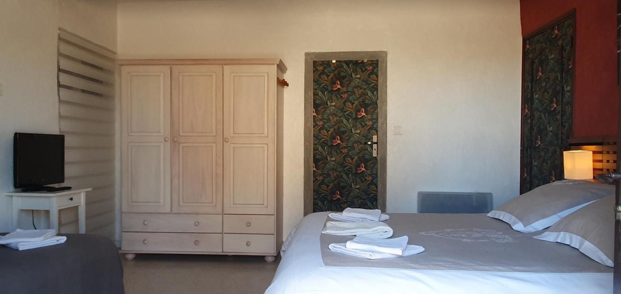 Le Jardin D'Ivana Chambres D'Hotes B&B Avec Piscine Chauffee Oppède Buitenkant foto