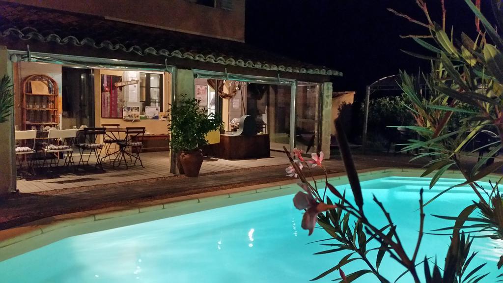 Le Jardin D'Ivana Chambres D'Hotes B&B Avec Piscine Chauffee Oppède Buitenkant foto