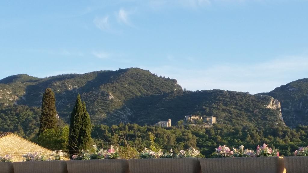 Le Jardin D'Ivana Chambres D'Hotes B&B Avec Piscine Chauffee Oppède Buitenkant foto