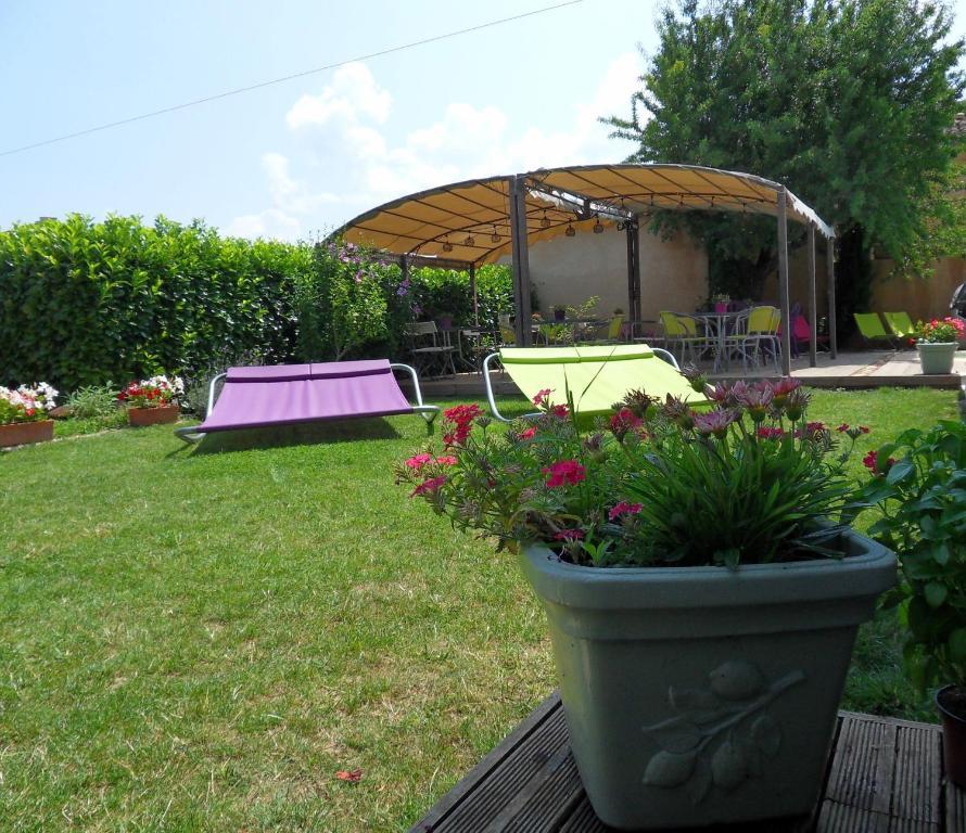 Le Jardin D'Ivana Chambres D'Hotes B&B Avec Piscine Chauffee Oppède Kamer foto